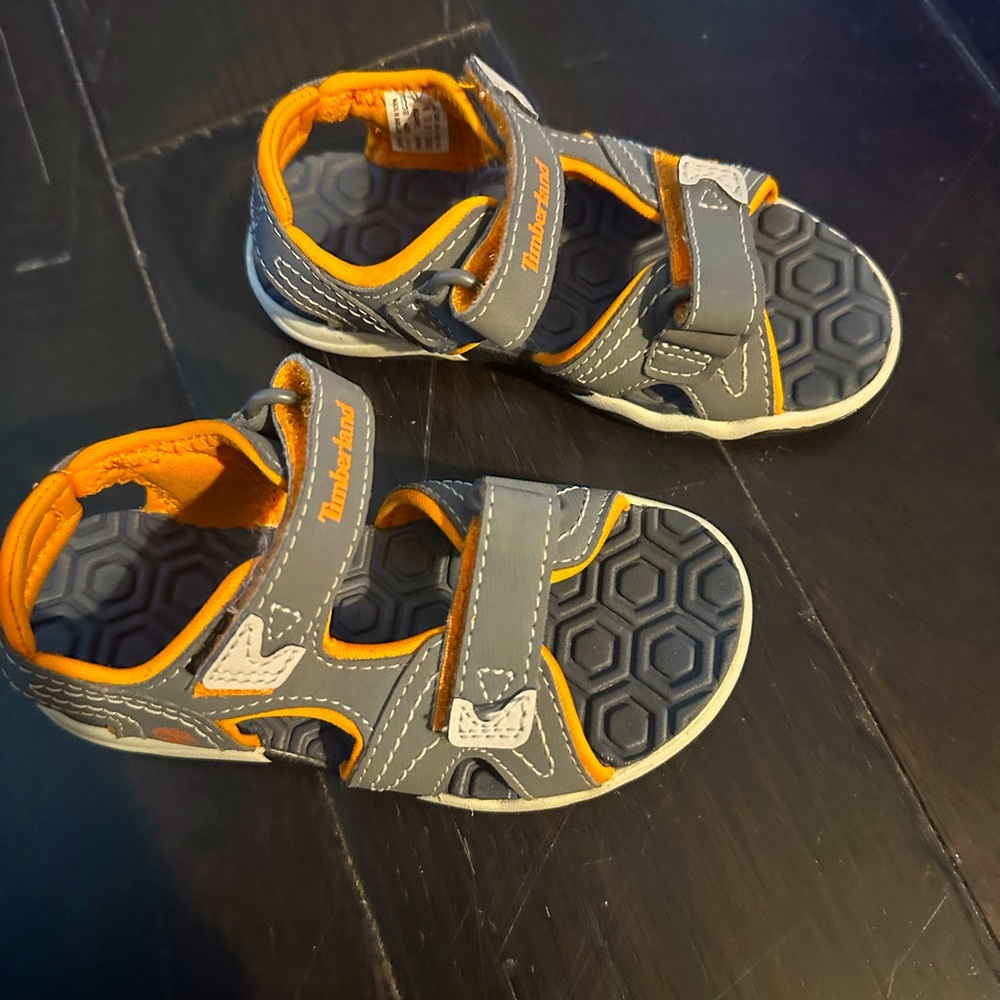 Sandals boy size 8